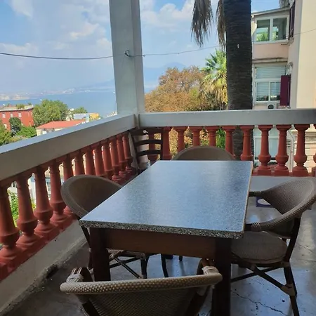 Posillipo Lejlighed *